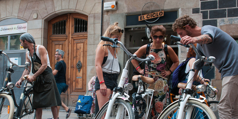 Fietsen verstellen bij fietsenzaak El Ciclo Barcelona
