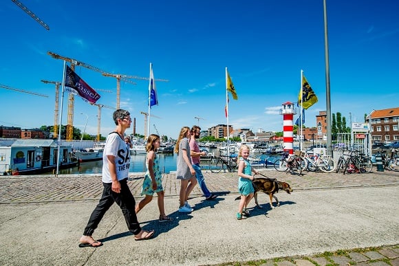 Hasselt Ontspannen aan het Albertkanaal.