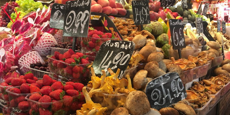 producten op de versmarkt in Barcelona