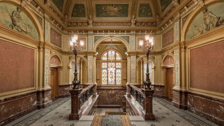 3 onontdekte plekken in Den Haag verborgen plekken koninklijke wachtkamer paleistuin willibrorduskapel